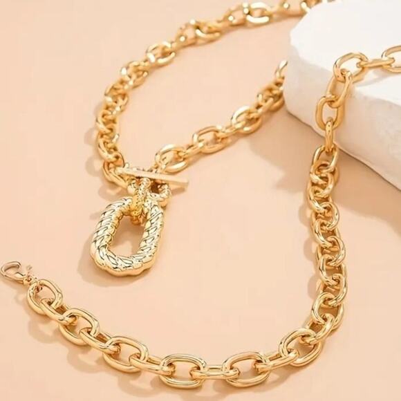 Gold Exaggerated Multilayer Statement Necklace - Picture 4 of 4